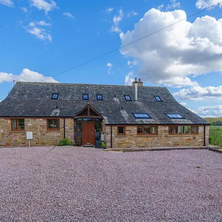 1 Peggies Barn בית נופש